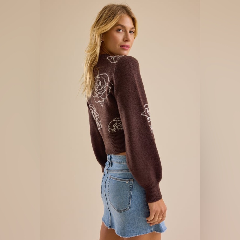 Patterned Rose Sweater - Picture 4 of 6